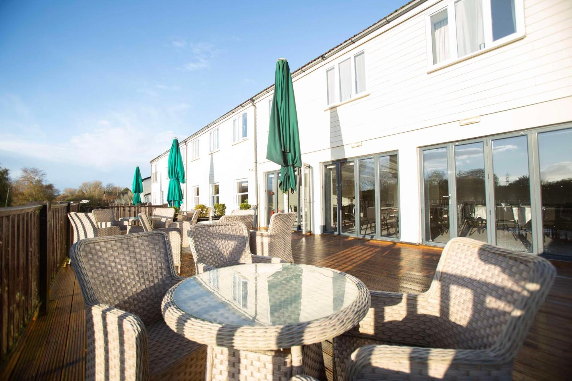 The Bridge House; BW Signature Collection Ferndown Bagian luar foto