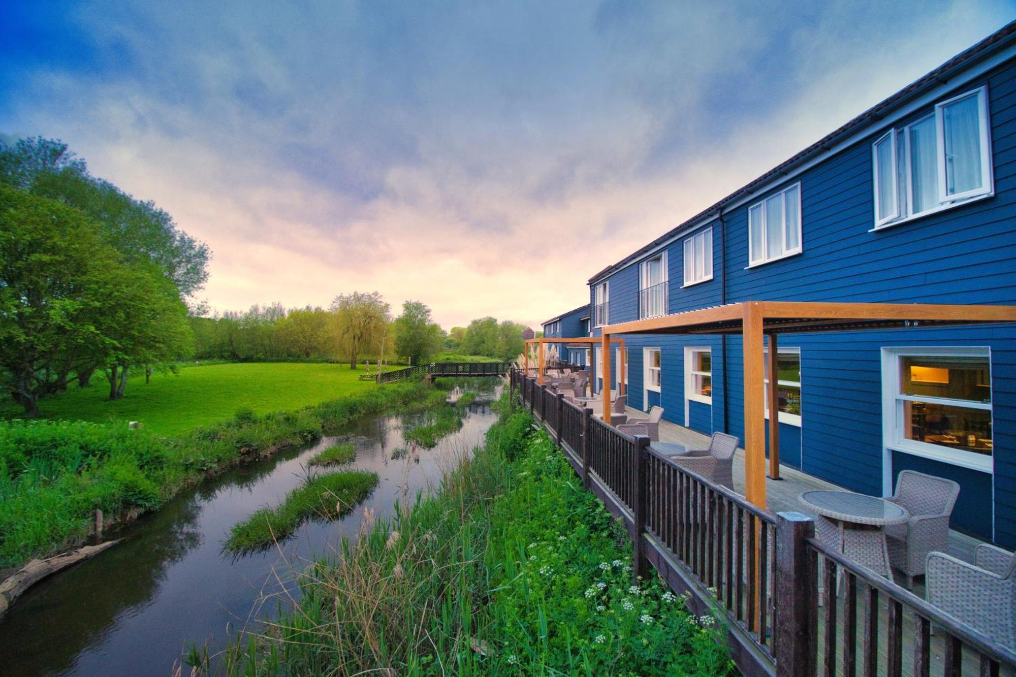 The Bridge House; BW Signature Collection Ferndown Bagian luar foto